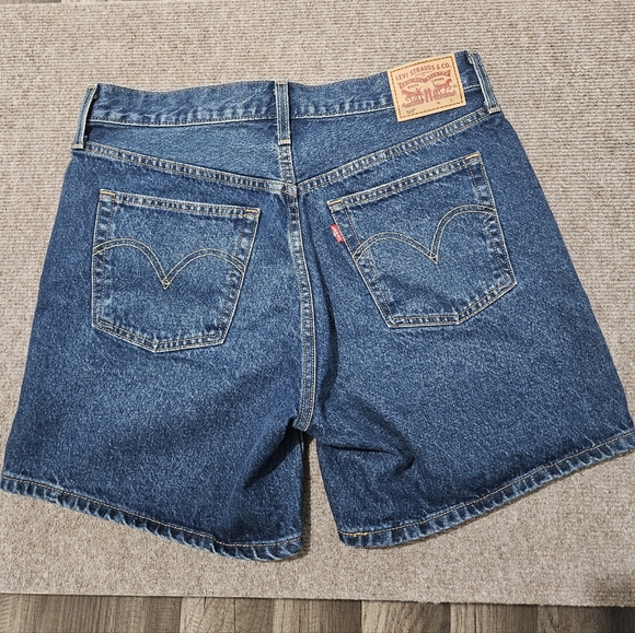 Levi's Classic Blue Denim Shorts - Picture 2 of 10